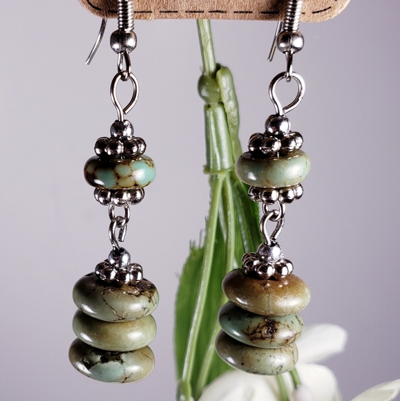 Earrings - Picture 1 of 2